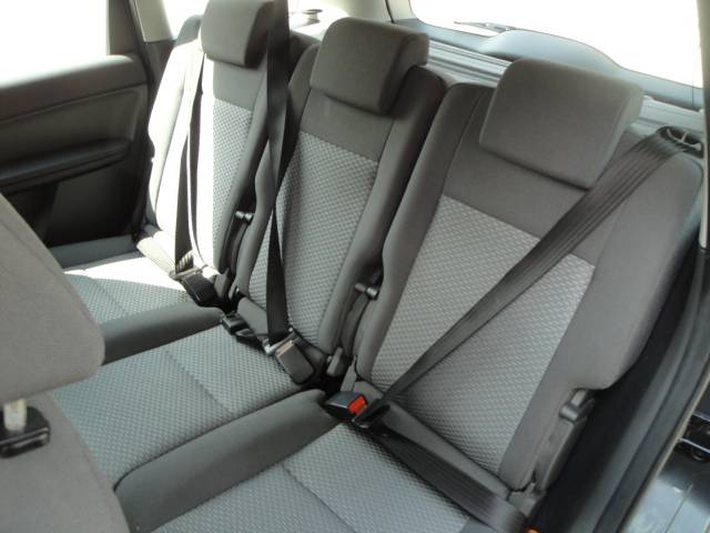 Ford Focus C-Max 1.6i MPV 5-Drs. met o.a. Airco & Trekhaak (met nw. APK-keuring) - Thumbnail 5