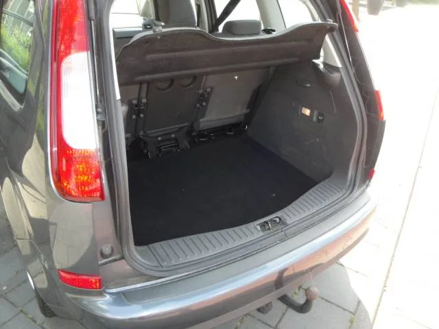 Ford Focus C-Max 1.6i MPV 5-Drs. met o.a. Airco & Trekhaak (met nw. APK-keuring) - Thumbnail 7