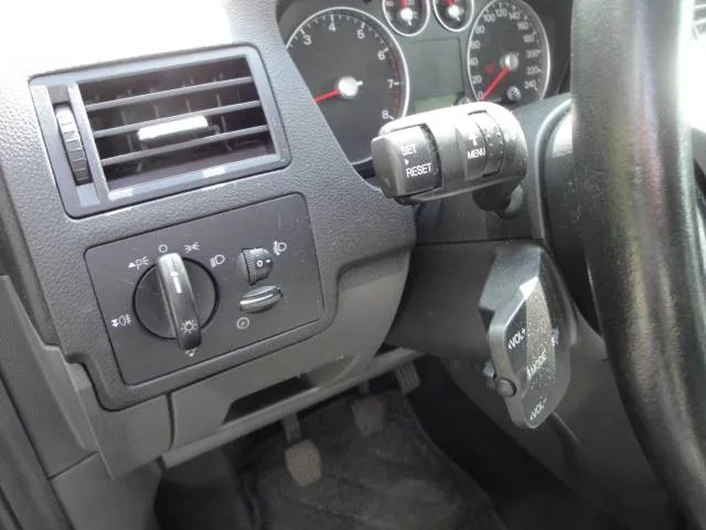 Ford Focus C-Max 1.6i MPV 5-Drs. met o.a. Airco & Trekhaak (met nw. APK-keuring) - Thumbnail 11