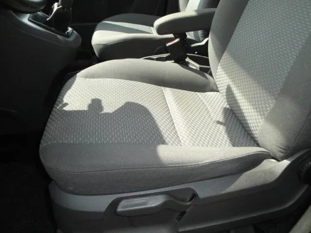 Ford Focus C-Max 1.6i MPV 5-Drs. met o.a. Airco & Trekhaak (met nw. APK-keuring) - Thumbnail 12