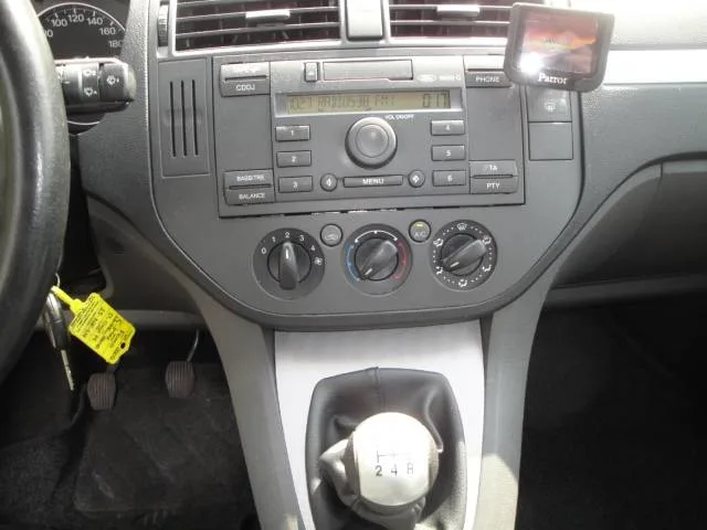 Ford Focus C-Max 1.6i MPV 5-Drs. met o.a. Airco & Trekhaak (met nw. APK-keuring) - Thumbnail 14