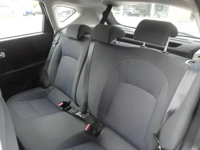Nissan Qashqai 1.6 met o.a. Airco, A-Parkeersensoren & 17"LM-velgen. - Thumbnail 3