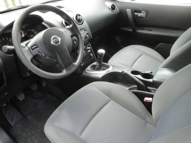 Nissan Qashqai 1.6 met o.a. Airco, A-Parkeersensoren & 17"LM-velgen. - Thumbnail 5