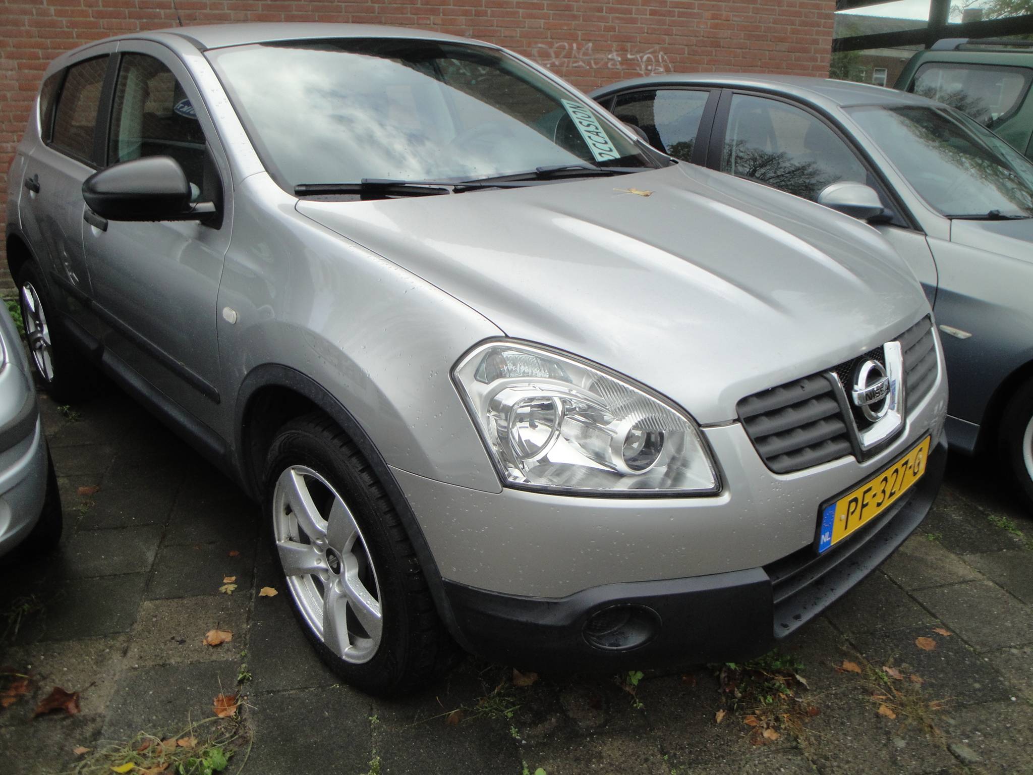Nissan Qashqai 1.6 met o.a. Airco, A-Parkeersensoren & 17"LM-velgen.