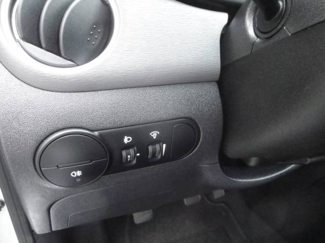 Hyundai i10 1.1i 5-Drs. met o.a. Audio, CPV en El.ramen V. - Thumbnail 6