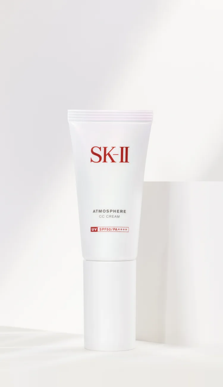 SK-II Sunscreen CC Cream SPF50 PA++++, lightweight cream protects skin from UV damage and conceals dark spots and scars.