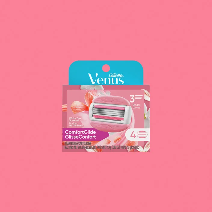 Gillette Venus ComfortGlide White Tea refills pack of 4 with text stating 3 blades