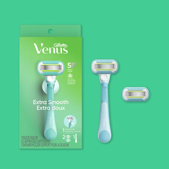 Venus Extra Smooth Refillable Razor with 5 blades, the package to the left includes one handle and two refills, in the middle is a handle with a mounted refill and the refillable head is displayed on the right side of the image.