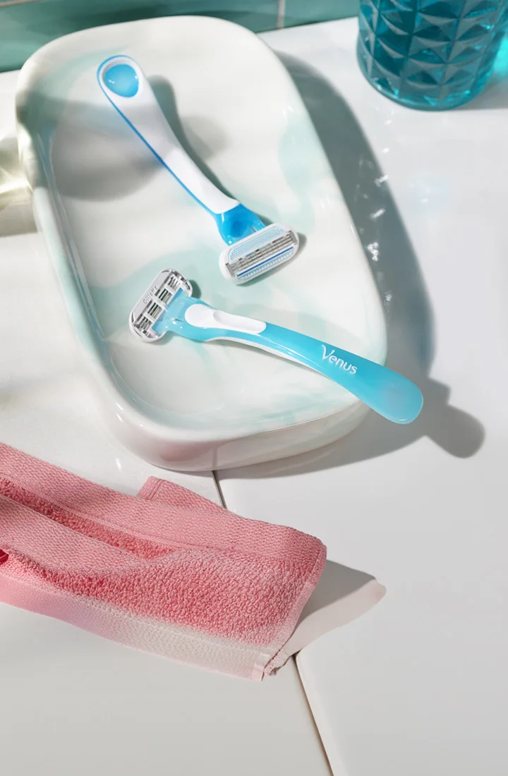 Gillette Venus disposable razors placed in the bathroom