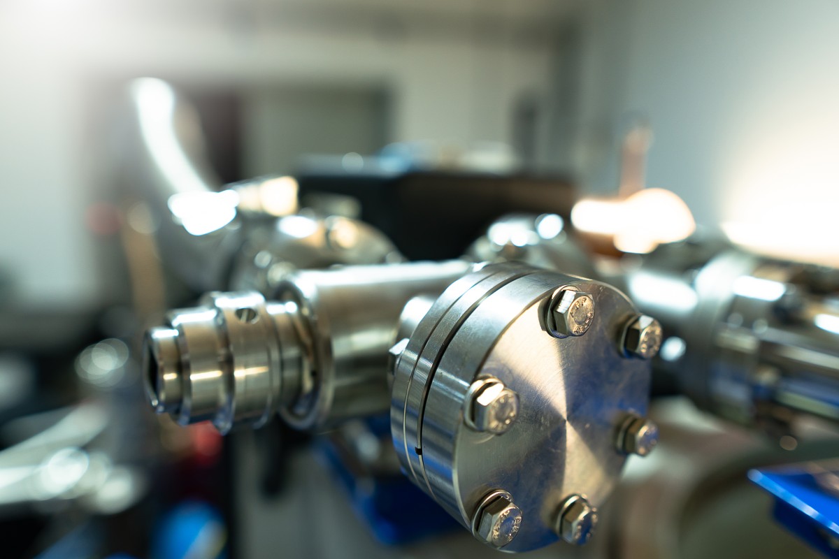 Synchrotron techniques for advanced materials characterization 