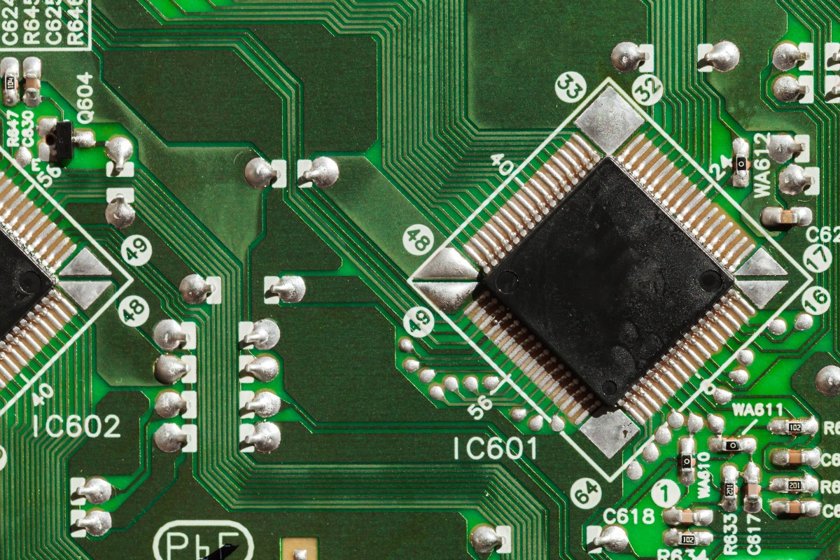 Analytical techniques for IC reverse engineering and construction analysis