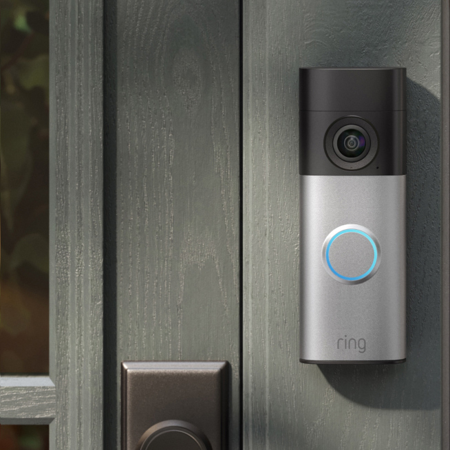 A video notifying a persons smart phone with intruder alerts that Battery Doorbell Plus (2nd Gen) captured.