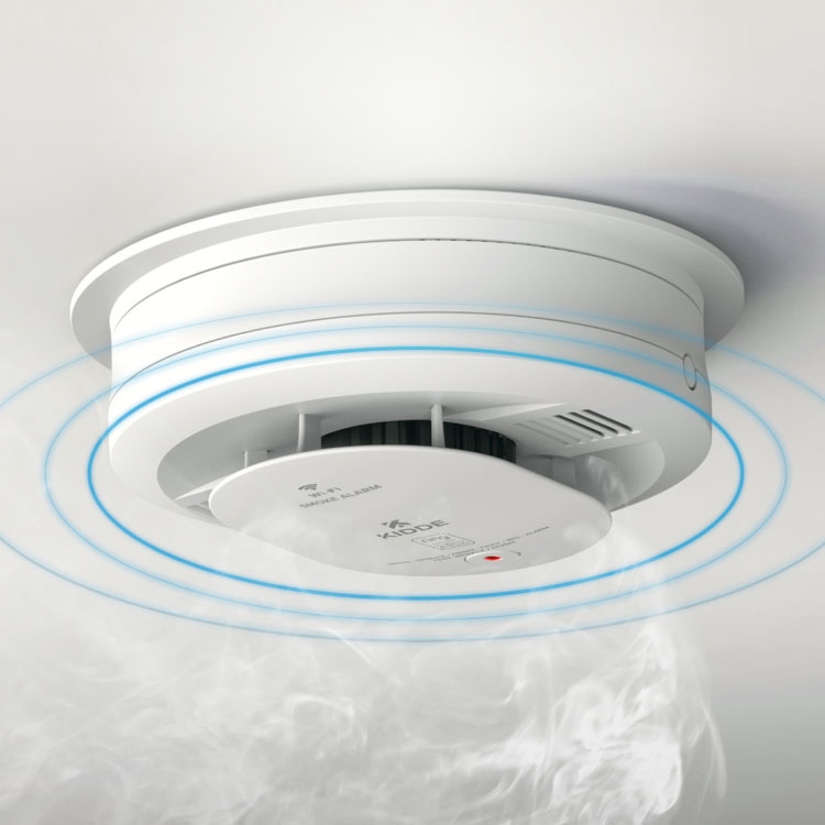 A Kidde Smoke and CO Alarm has detected smoke and is emitting sound and sending mobile notifications. 