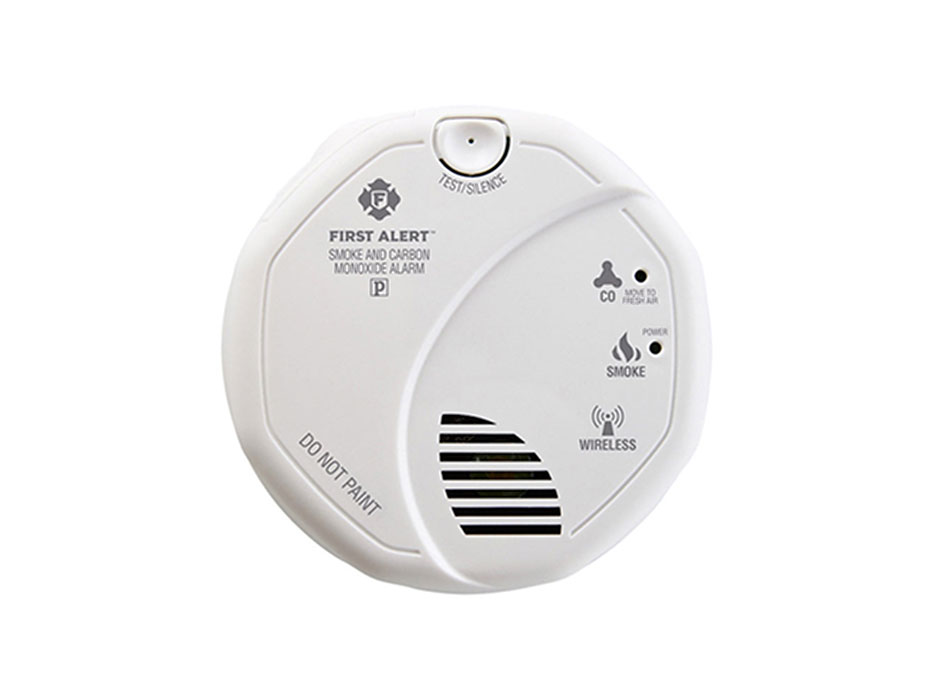 Straight-on view of First-Alert Z-Wave Smoke & CO Alarm