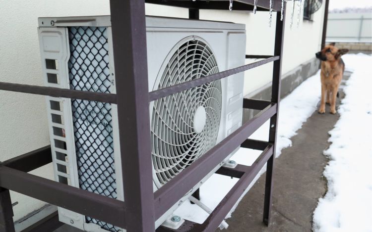 Cold-climate heat pump operational during winter