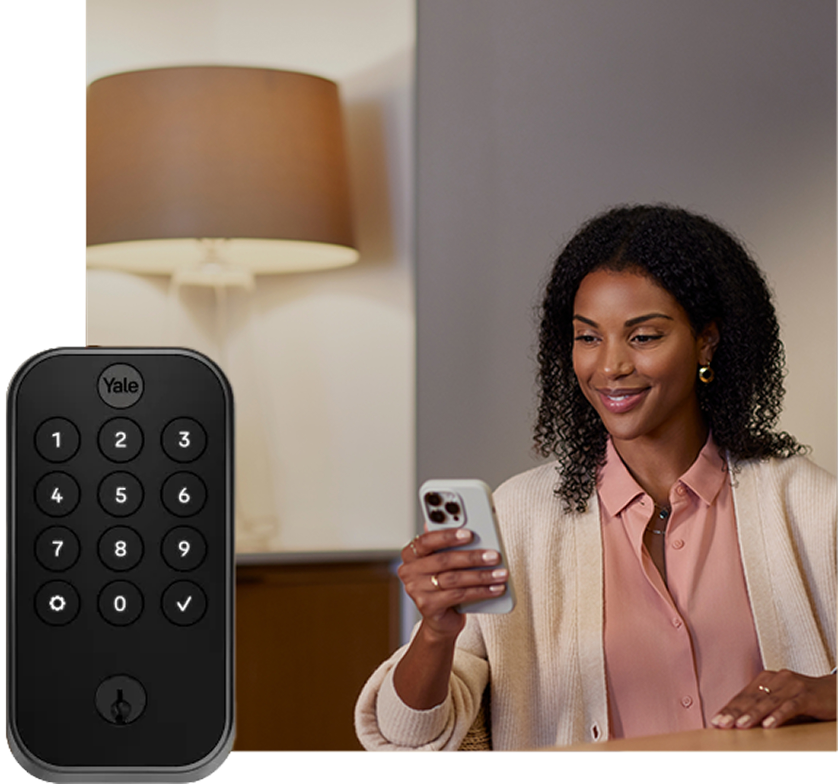 écran de téléphone montrant des enfants à la porte d'entrée avec la caméra de sonnette intelligente ecobee