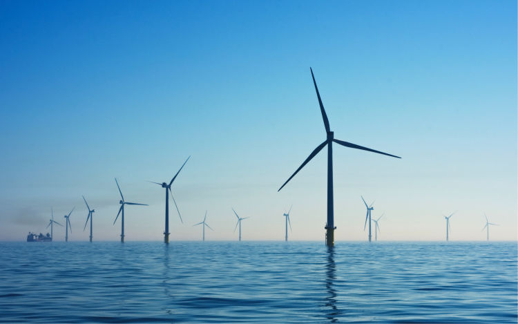 Grand scale picture of an offshore wind farm