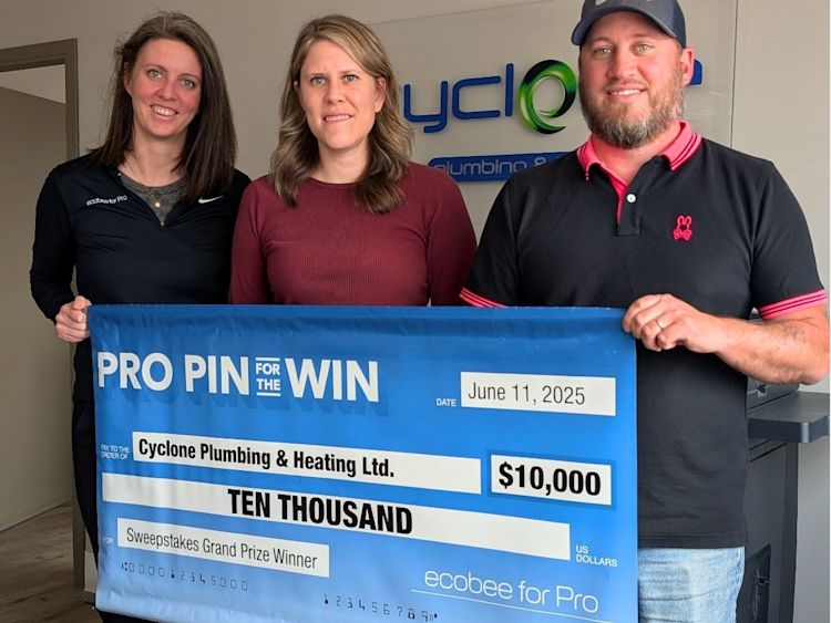 Jacqueline Abrams of ecobee presents Ryan Scott and Lindsay Goss of Cyclone Plumbing and Heating Ltd. with the Grand Prize for 2024.