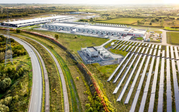 Aerial photo of a Google Cloud data center and solar farm in Council Bluffs, Iowa. 