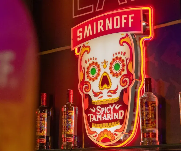 Disfruta la fiestas más chingonas junto a Smirnoff y Papi Gavi