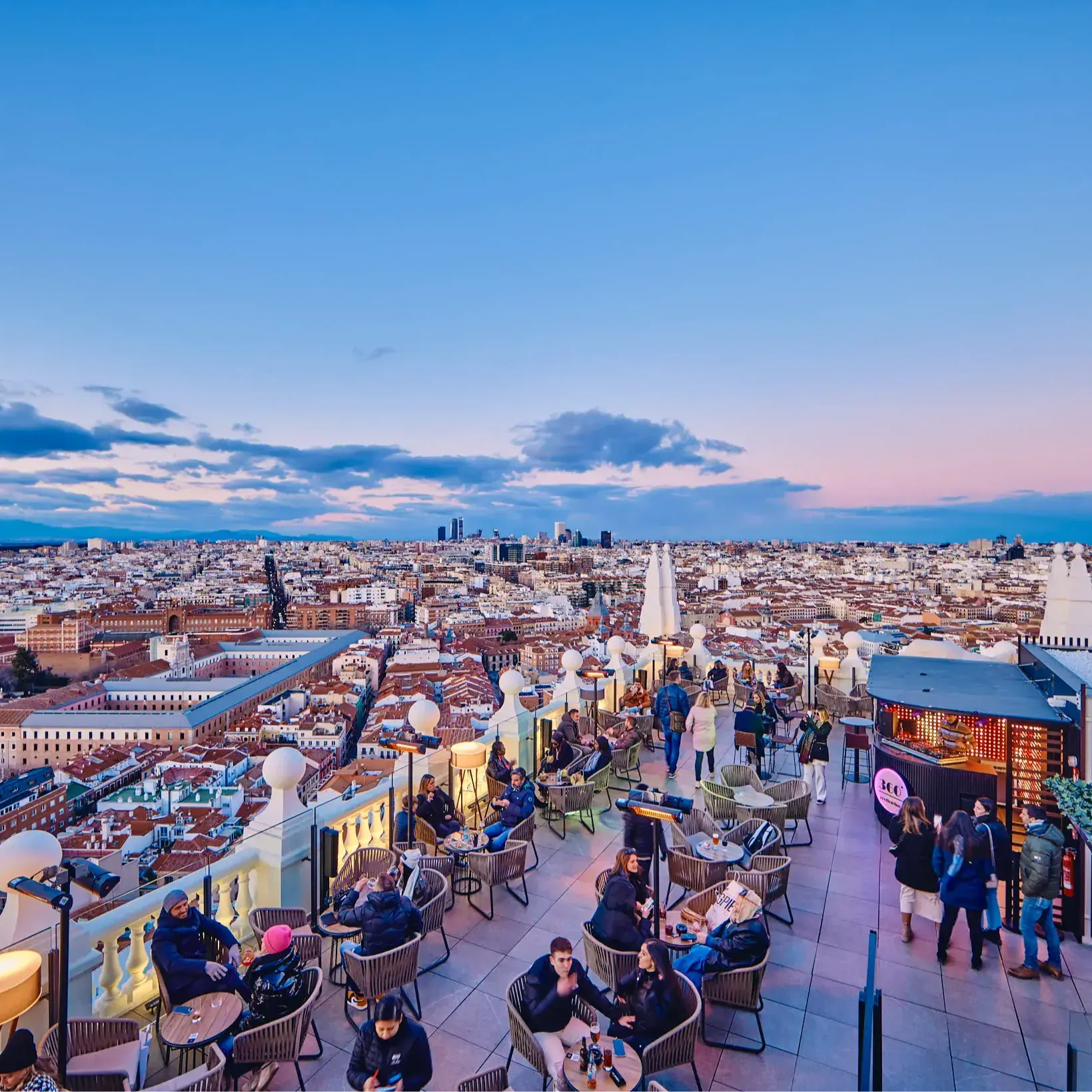 terraza hotel riu madrid 