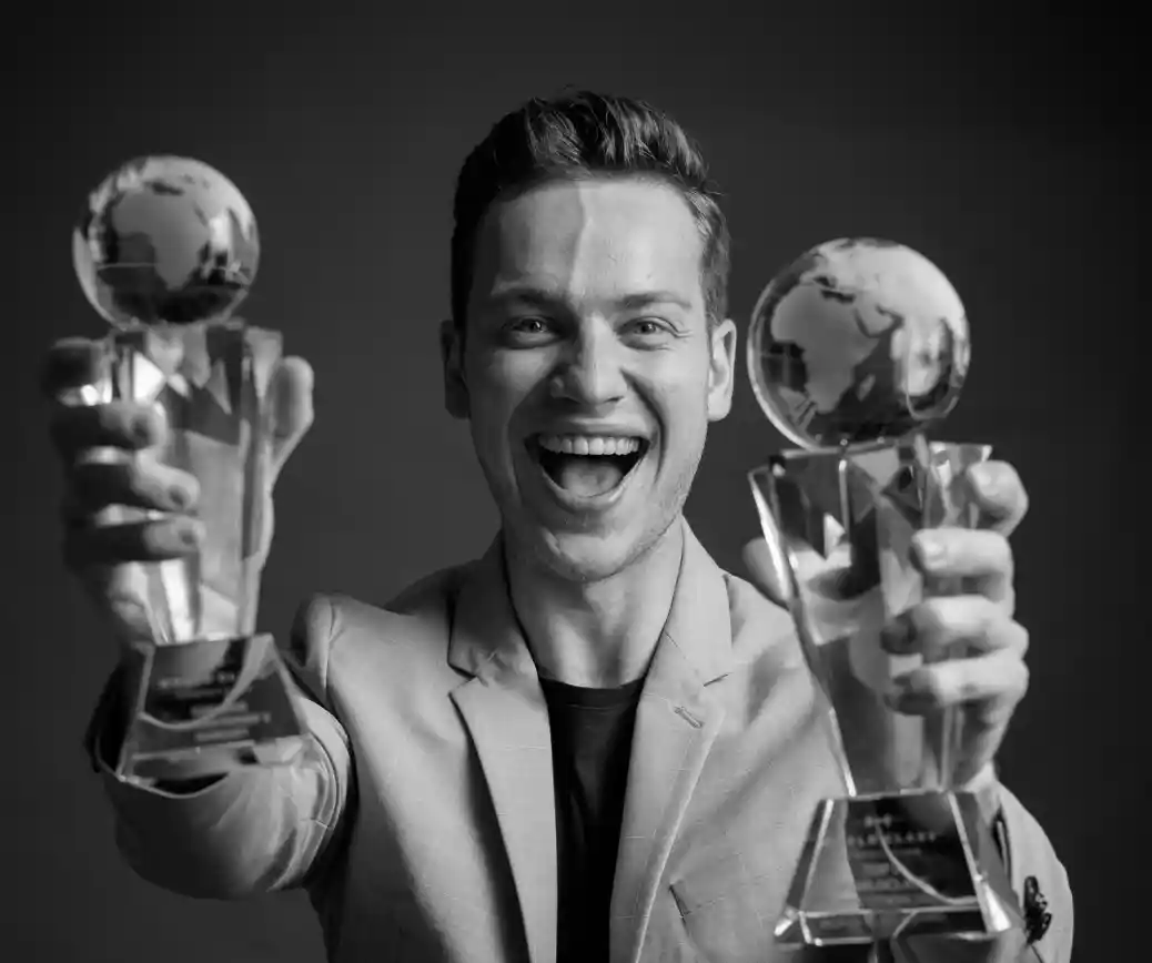 Top 3 World Class - hero thin
