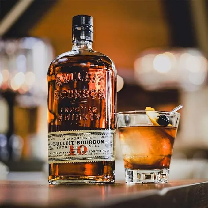 PDP - Bulleit Bourbon 10 Años whisky americano 70cl - hero 2