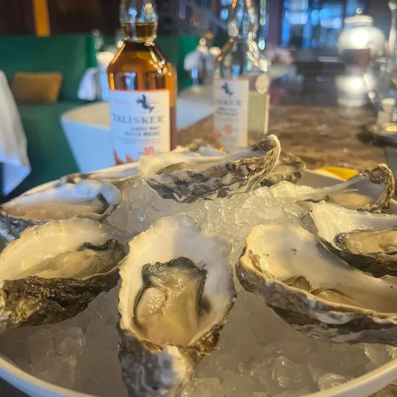 Ostras y whisky 