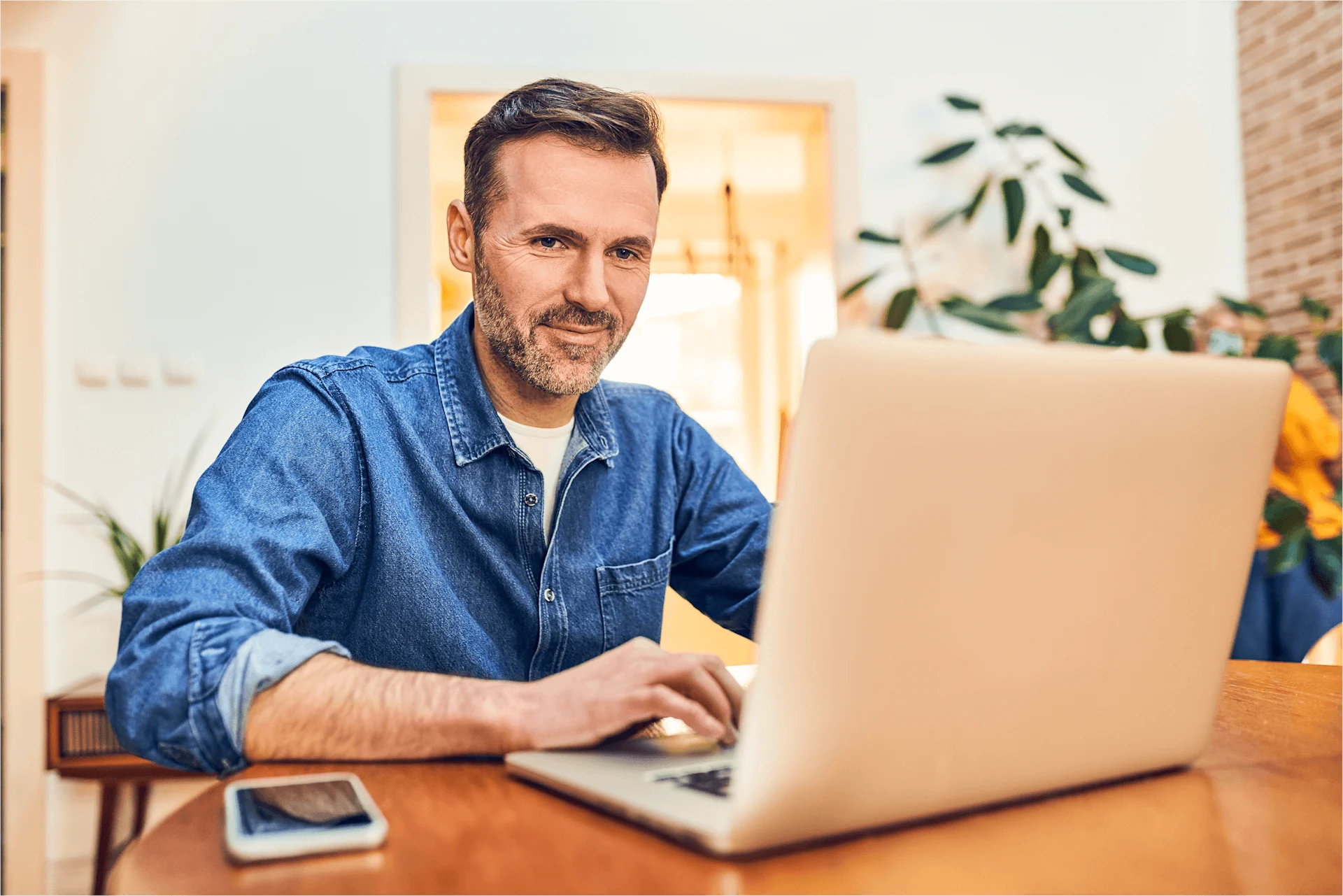 automated churn risk alerts