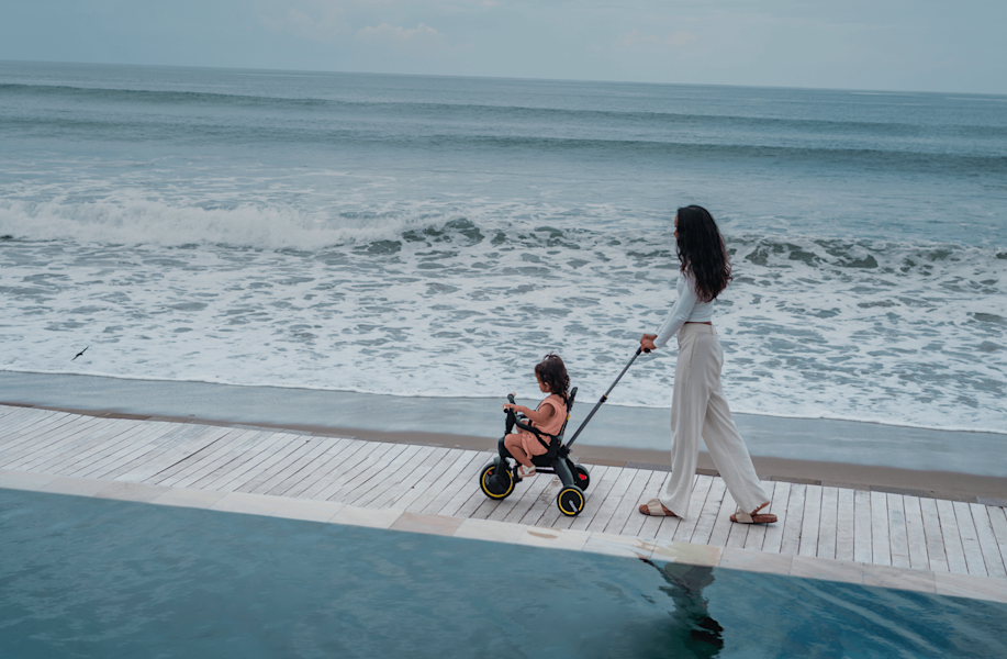 13 Best Tips for Traveling with a Toddler Doona™