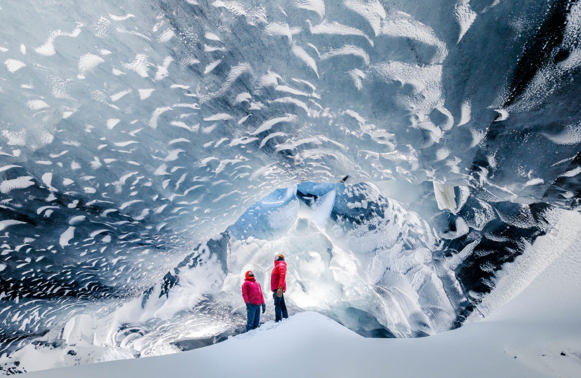 Askur ice cave header