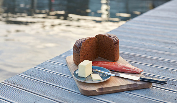 Gourmet platter on a wooden deck at Laugarvatn Fontana.