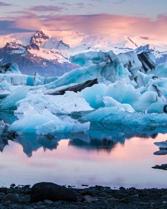 Jökulsarlon glacier lagoon in summer sunset