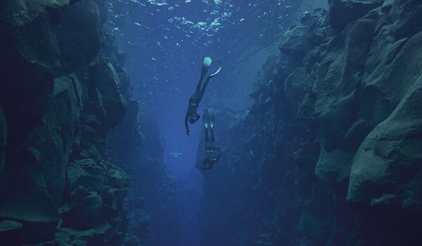 mid-ocean ridges  Thingvellir national park, Best scuba diving, National  parks