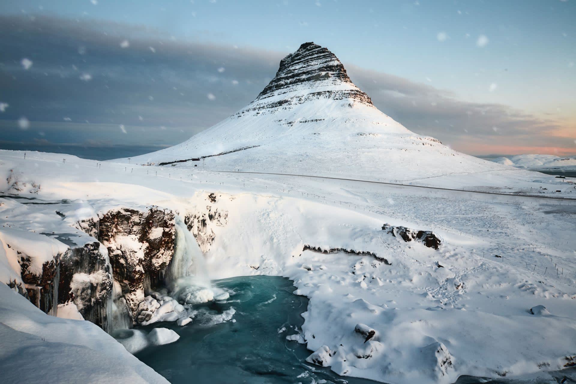 kirkjufell winter