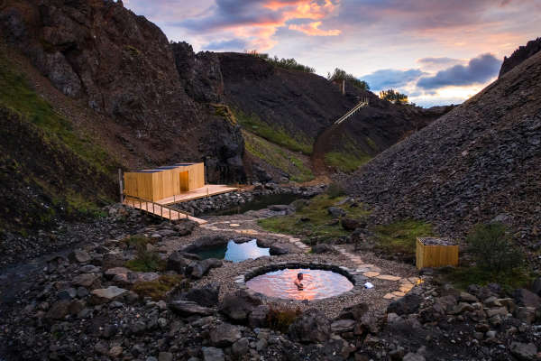 Husafell hot spring header