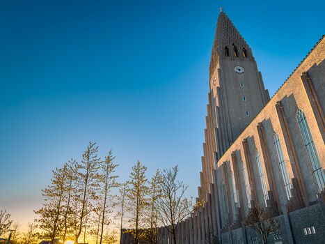 RE blogs-Hallgrimskirkja midnight sun