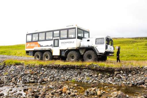  Super Jeep Tour Vehicle on Iceland’s South Coast