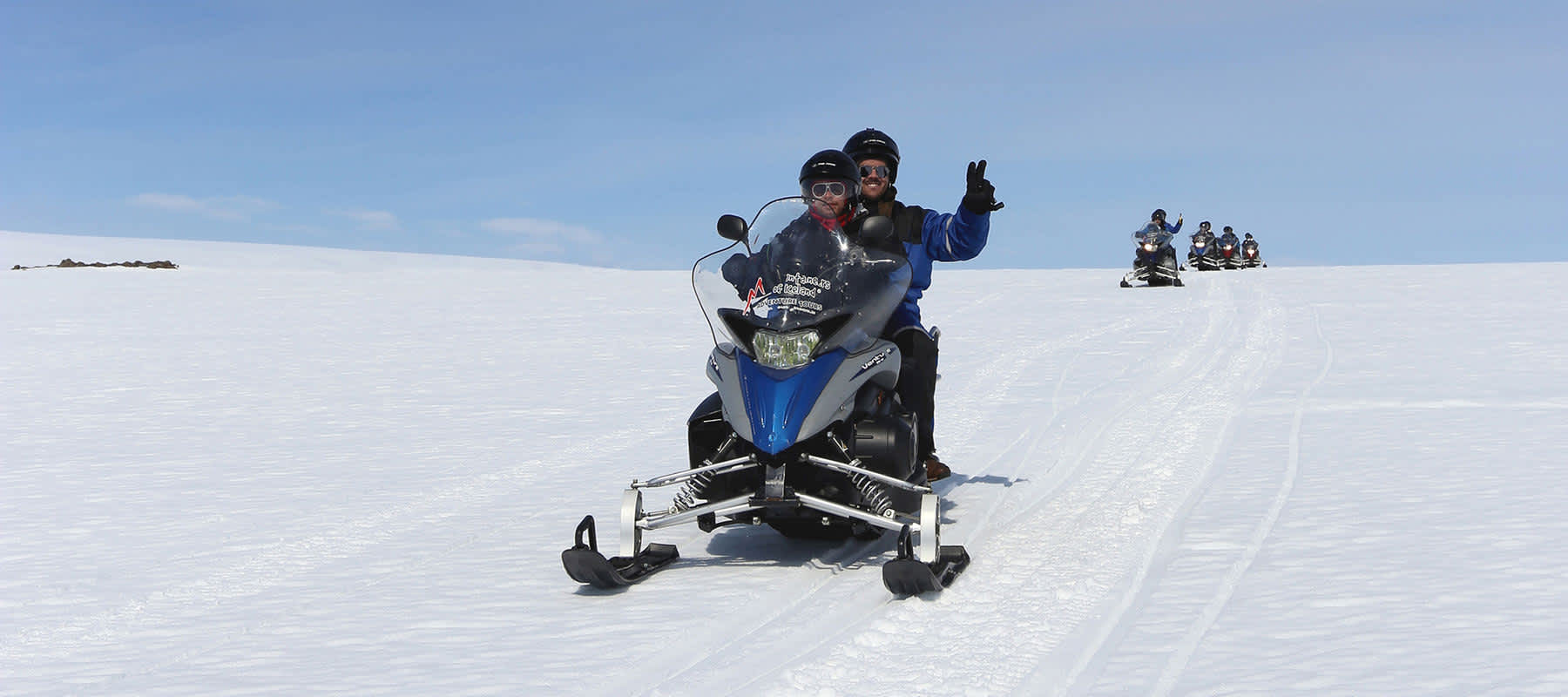 SRE44-snowmobiling-langjokull-iceland