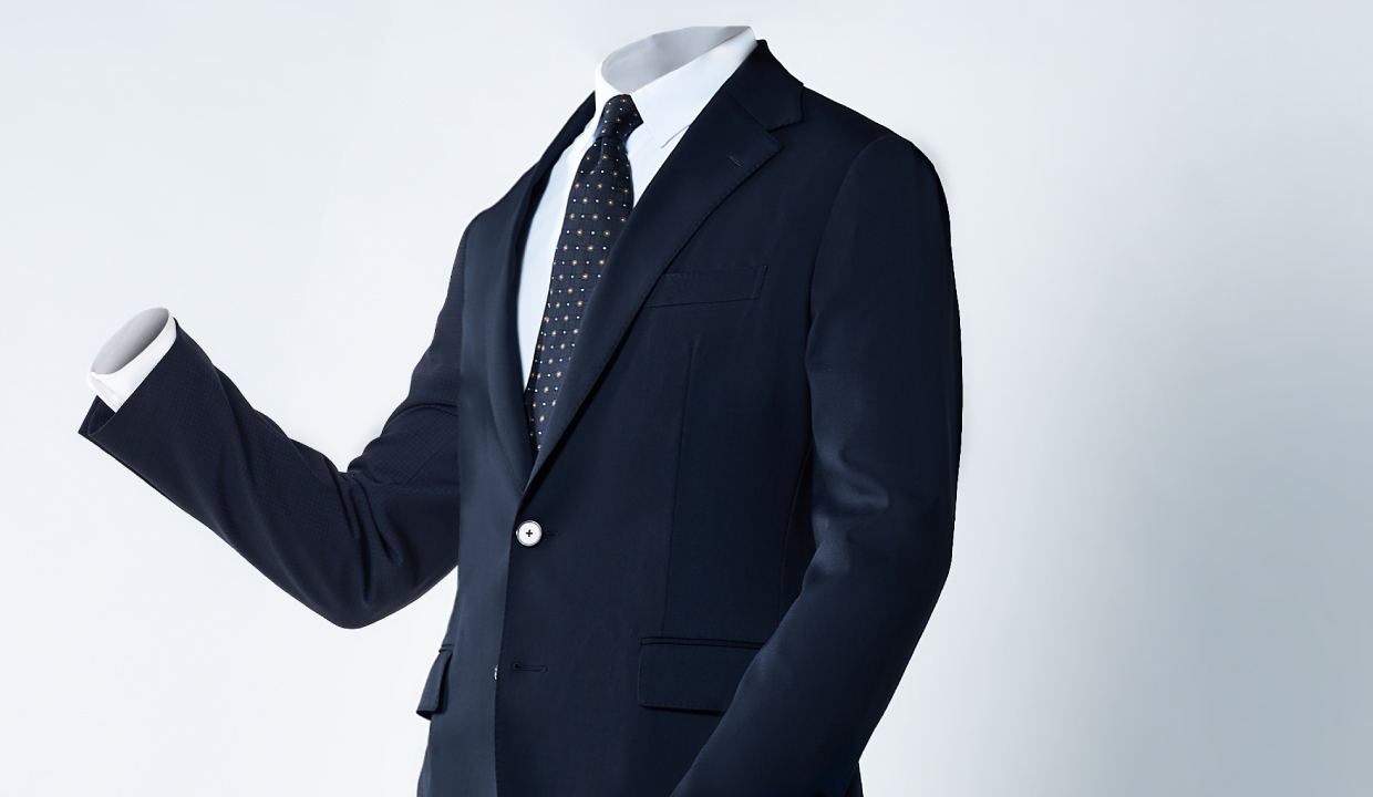 テーラード仕立ての立体感が作る「スーツな見た目」のセットアップ