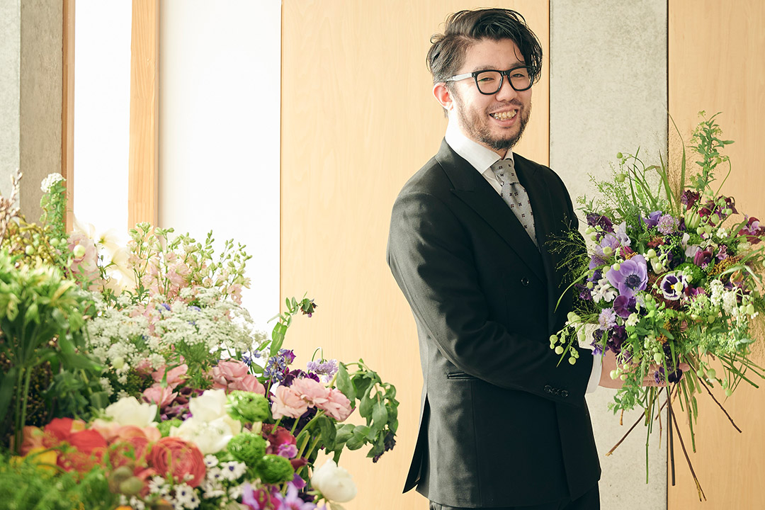 出来ない」とは絶対言わない。花の価値を広げ続けるフラワーアーティストの仕事観 | Story | FABRIC TOKYO