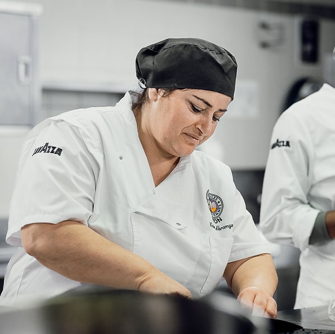 Lavazza et Des Étoiles & des Femmes : une collaboration durable pour l’inclusion professionnelle féminine