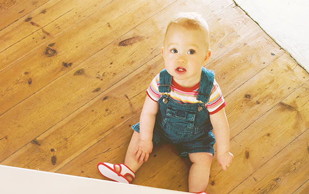 Je-woning-voorbereiden-op-een-kruipende-baby how-to-prepare-your-home-for-a-crawling-baby