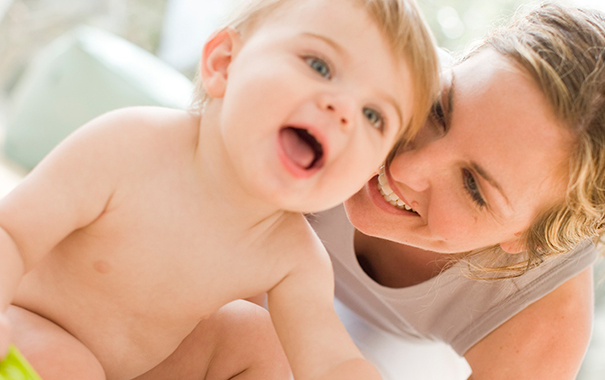 Van-kruipende-baby-naar-lopende-peuter your baby-s journey to becoming a toddler