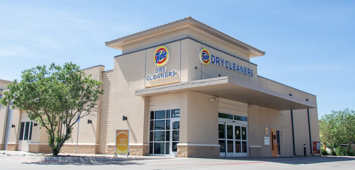 Exterior of a Tide Cleaners store in Amarillo Texas