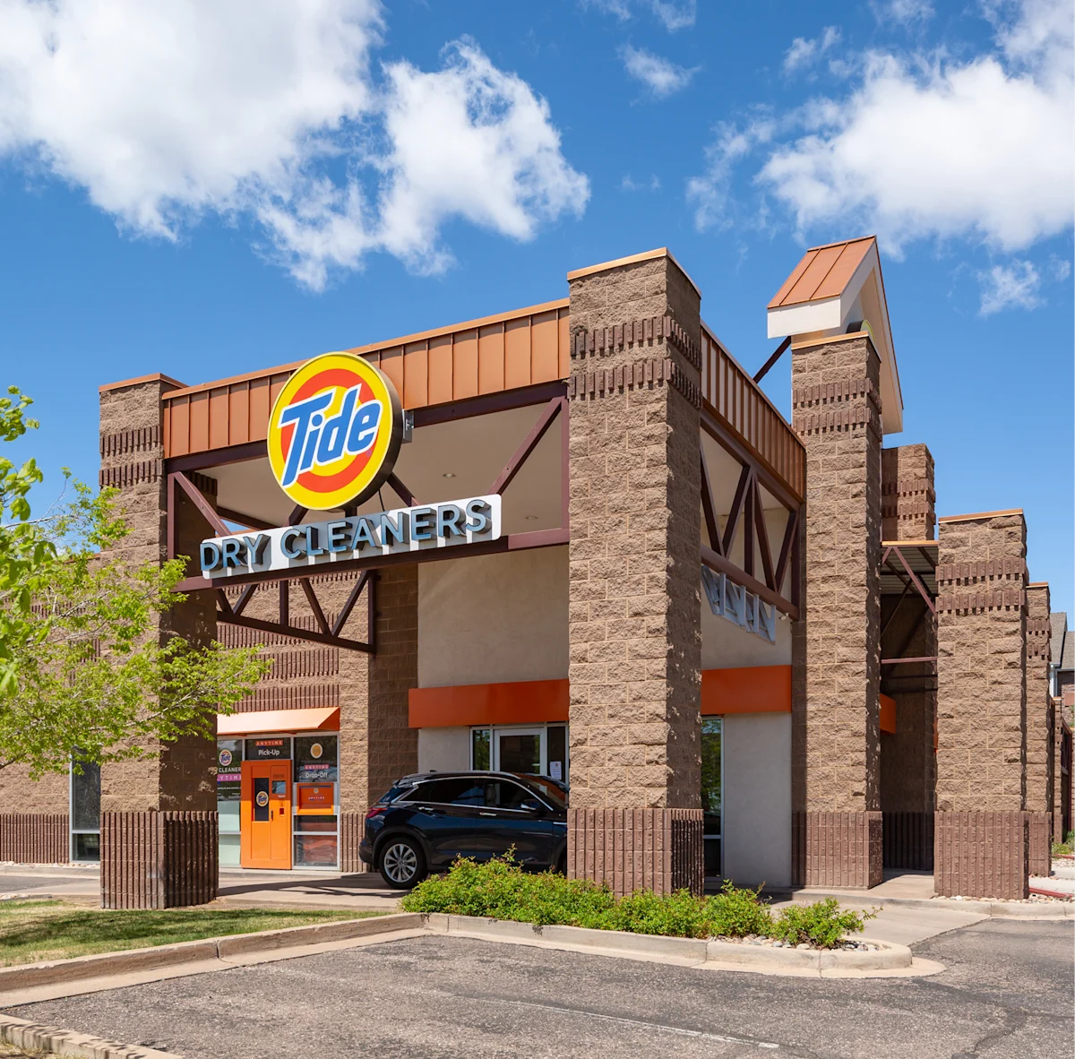 Exterior of a Tide Cleaners store in Colorado Springs Colorado