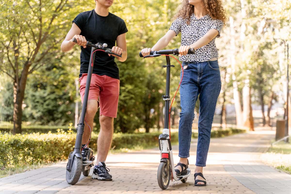 cuanto consume un patinete electrico