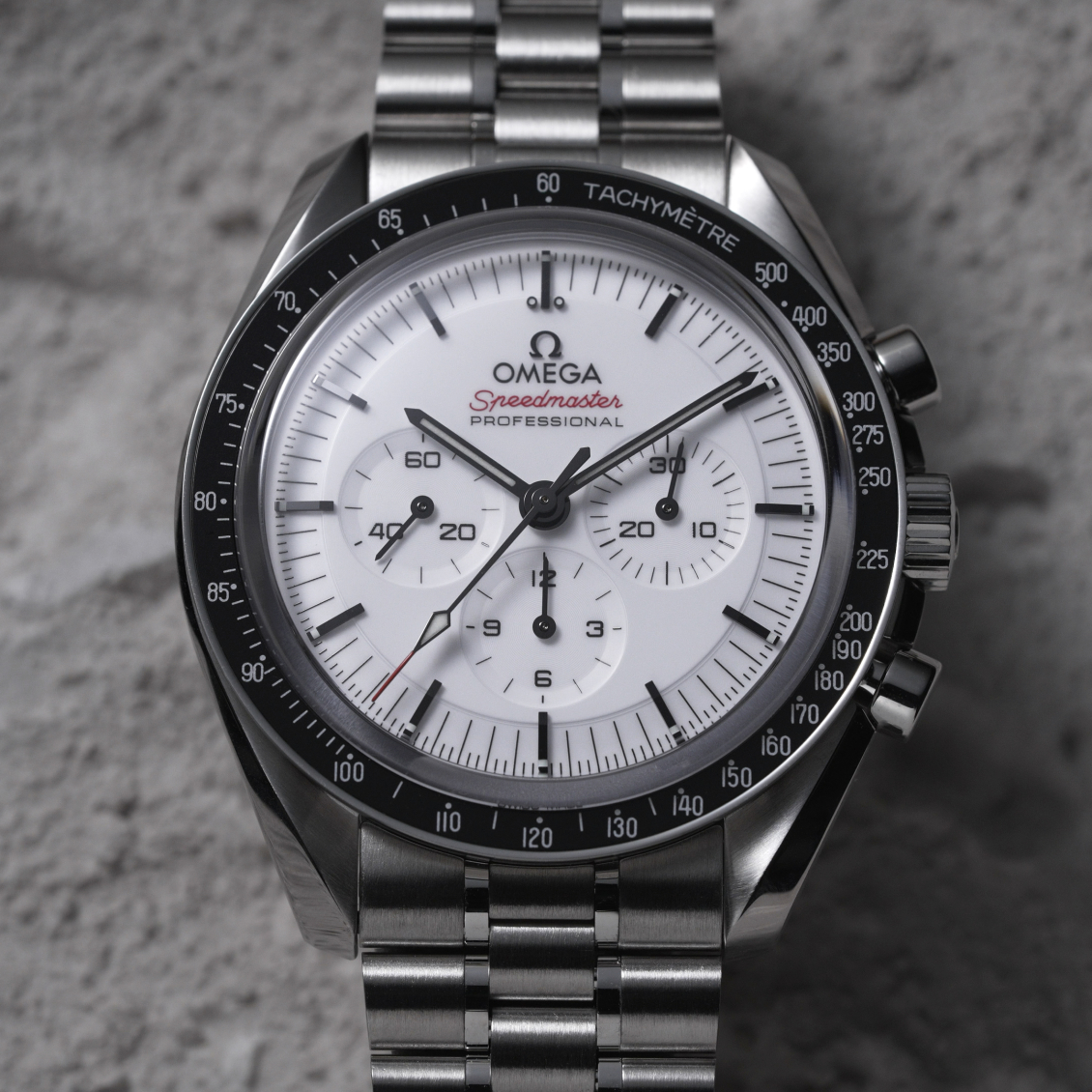 From Moonlight to Daylight: Omega’s Speedmaster Moonwatch Shines in White
