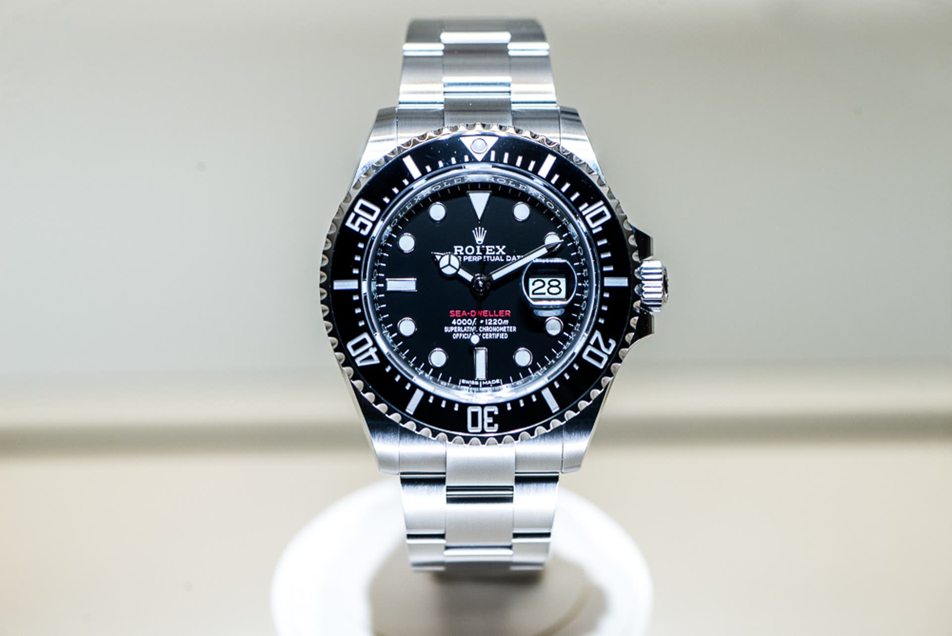 Baselworld 2017: Introducing the Rolex Sea-Dweller "Single Red"