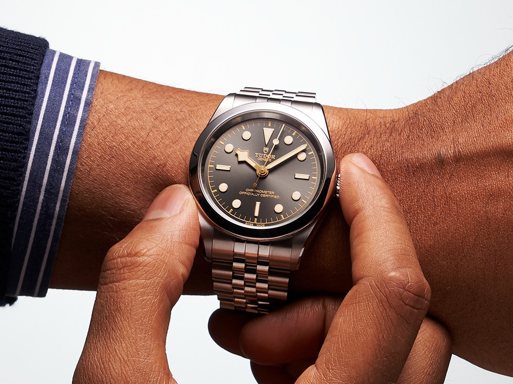 Top Luxury Watches 2025: A Review of the Bestsellers